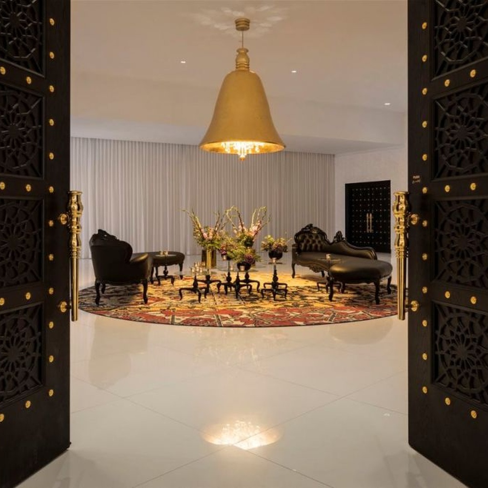 European Luxury Recessed Crystal Chandelier, Branch structure made of transparent K9 crystal embedded in a circular luminous ceiling, serves both lighting and decorative purposes, ideal for high-end banquet halls, luxury wedding venues, star hotel lobbies and other large public spaces.