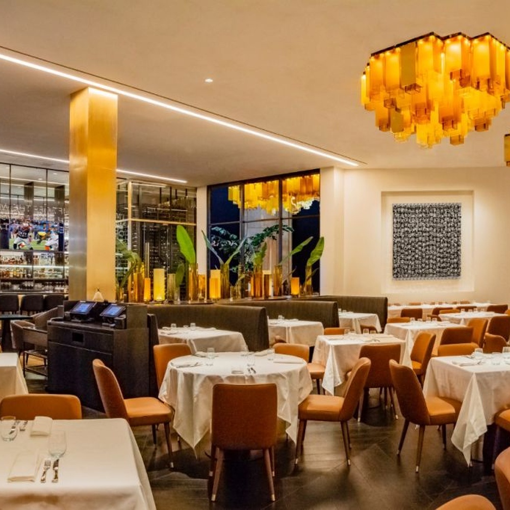 Modern Light Luxury Stacked Square Chandelier, Composed of Layered Amber Acrylic Blocks with Gold Metal Frame, Serves Both Lighting and Decorative Purposes, Ideal for High-End Restaurants, Hotel Lobbies, Clubs, etc.
