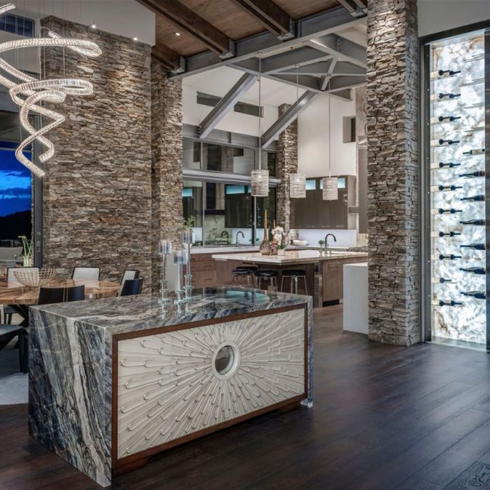 Modern Light Luxury Crystal Table Lamp, Black Fabric Rectangular Lampshade, Transparent Cut Crystal Lamp Body with Gold Metal Accents, Serves Both Lighting and Decorative Purposes, Ideal for Bedrooms, Living Rooms, Studies, etc.