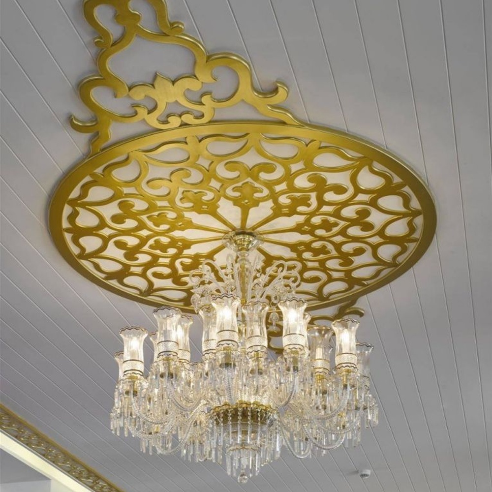 This Islamic-style large multi-layer crystal chandelier features a luxurious shape made of a gold metal frame and faceted crystals, with light refracting a brilliant halo through the crystals, serving both lighting and decorative purposes, suitable for luxurious religious or commercial spaces such as mosques and high-end hotel lobbies.