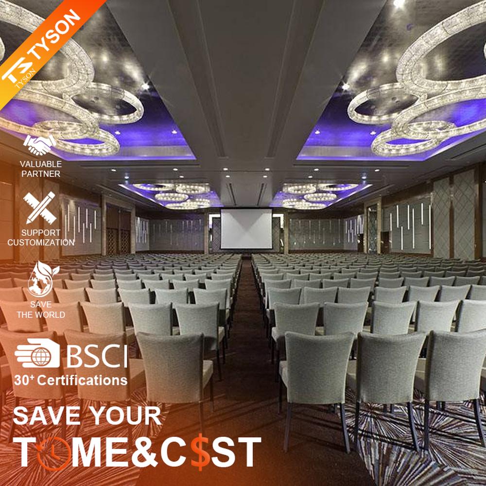 Modern light luxury ring-shaped crystal combination lamp, composed of multiple groups of ring-shaped crystal lamp bodies of different sizes embedded in the ceiling, paired with purple ambient light strips, combining main lighting and atmosphere creation functions, suitable for high-end commercial spaces such as hotel banquet halls and large conference halls.