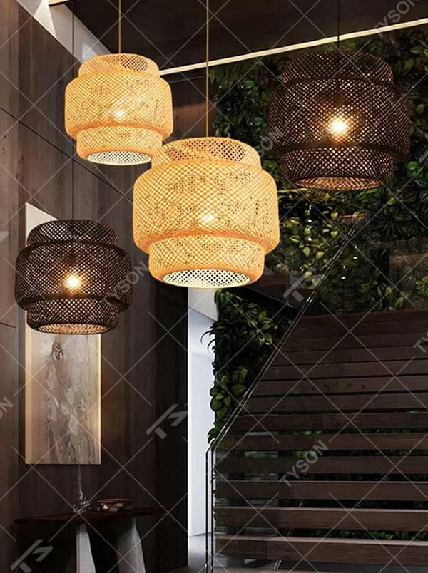 This is a multi-layered rattan round chandelier, woven from natural rattan, with a simple and layered design, exuding a natural pastoral atmosphere. It is used for space lighting and decoration, creating a warm and natural ambiance. It is suitable for Nordic-style home living rooms, homestay guest rooms, pastoral-style restaurants, casual cafes and other places.