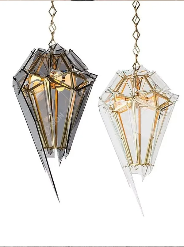 This is a modern luxurious diamond ice crystal-shaped chandelier (including transparent/smoke gray two colors), with a golden metal frame paired with geometric cut transparent/smoke gray material. The shape is like ice crystal diamond, and the lighting is brilliant and high-end, creating a high-end artistic atmosphere.