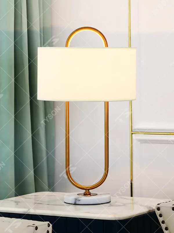 Light luxury golden vine-clustered art chandelier, golden metal vine shape + soft warm light, creating a natural art light luxury atmosphere.