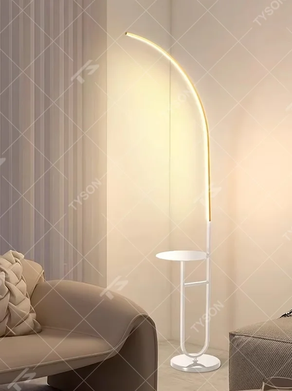 Modern curved LED strip floor lamp with side table, black metal stand + round small side table, warm light curved strip, creating a minimalist high-end atmosphere.