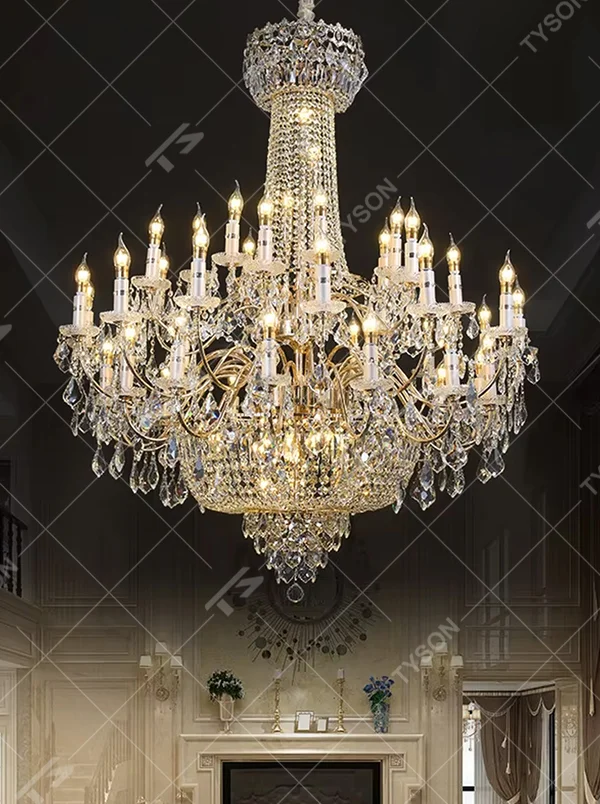 European court-style full-crystal multi-layer candelabra chandelier, transparent crystal arms + crystal bead pendants + candle-shaped bulbs, brilliant and gorgeous lighting, creating a luxurious retro atmosphere.