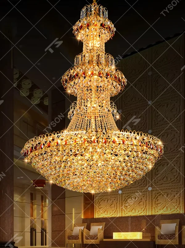 Luxurious multi-layer golden metal frame crystal chandelier, inlaid with gold and red two-color crystals, brilliant and gorgeous lighting, creating a noble-level luxurious atmosphere.