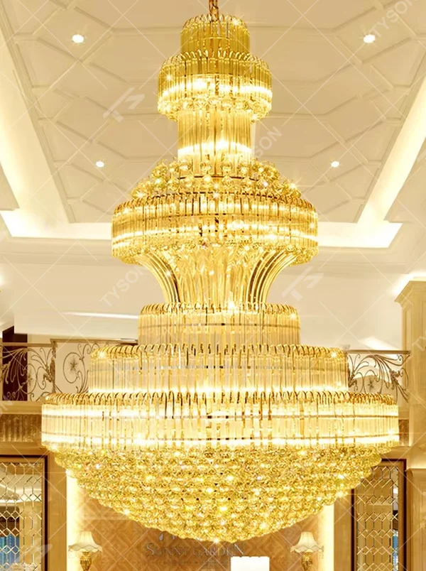 European-style top-luxury full golden frame multi-layer crystal tower chandelier (long strip + granular crystals), warm light effect, creating an extremely gorgeous top-luxury atmosphere.