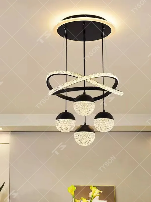 Light luxury double-ring crystal chandelier (black ring + crystal light strip + diamond-pattern glass balls), warm light effect, creating a stylish and luxurious home atmosphere.