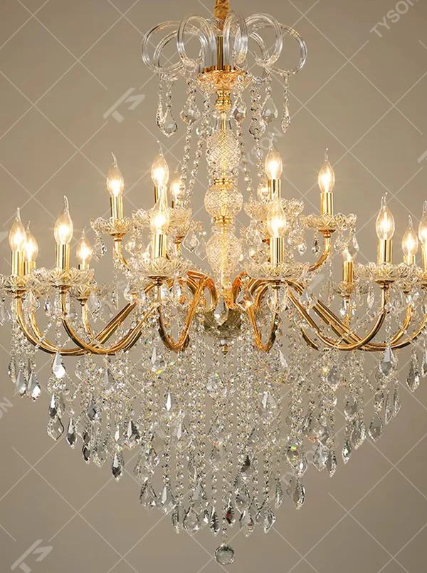 European palace-style golden frame crystal candelabra chandelier, warm light effect, creating a luxurious and elegant space atmosphere.