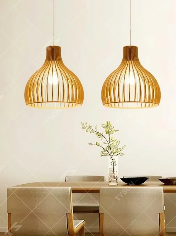 Natural-style multi-size striped wood (wood-like) spherical lampshade multi-head pendant light, warm light effect, creating a fresh and comfortable space atmosphere.