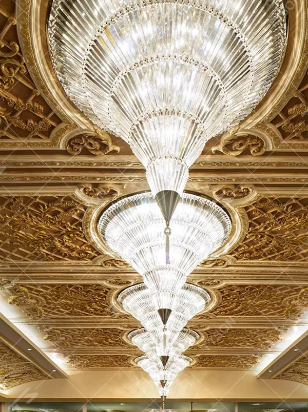 Palace-level multi-layer crystal chandelier (full-cut crystals + tiered shape), warm light effect, creating an extremely luxurious high-end space atmosphere.
