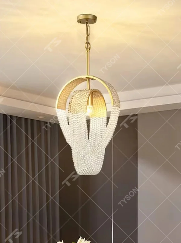 Light luxury golden frame pearl string bud-shaped chandelier, warm light effect, creating an exquisite and soft space atmosphere.