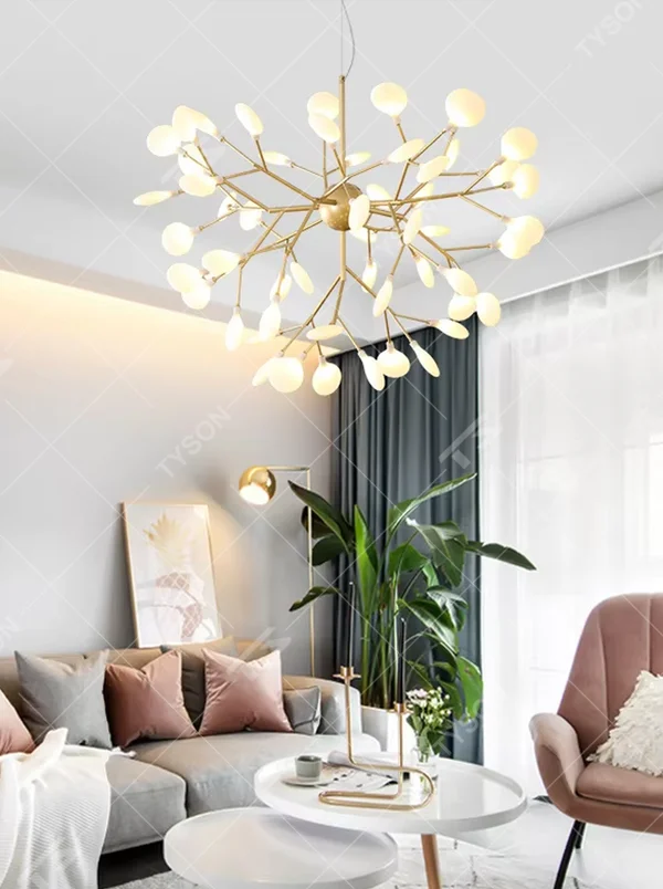 This is a modern light luxury firefly chandelier, featuring a gold metal branch structure paired with rounded soft light heads, shaped like a swarm of fireflies dancing. It emits soft and warm light, serving both lighting and artistic decoration purposes, suitable for Nordic-style living rooms, light luxury dining rooms, cozy bedrooms, internet-famous homestays and other scenarios.