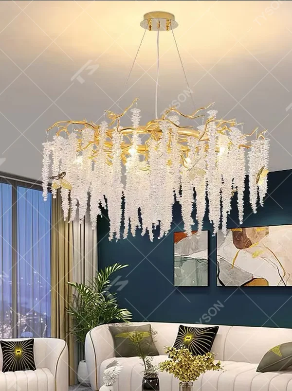 Modern light luxury long-strip vine-tassel crystal chandelier, with a gold branch-shaped metal frame paired with cascading crystal particles, emitting brilliant and soft light, combining artistic decorativeness and lighting function, suitable for core lighting and atmosphere creation in spaces such as dining rooms, bars, and light luxury living rooms.