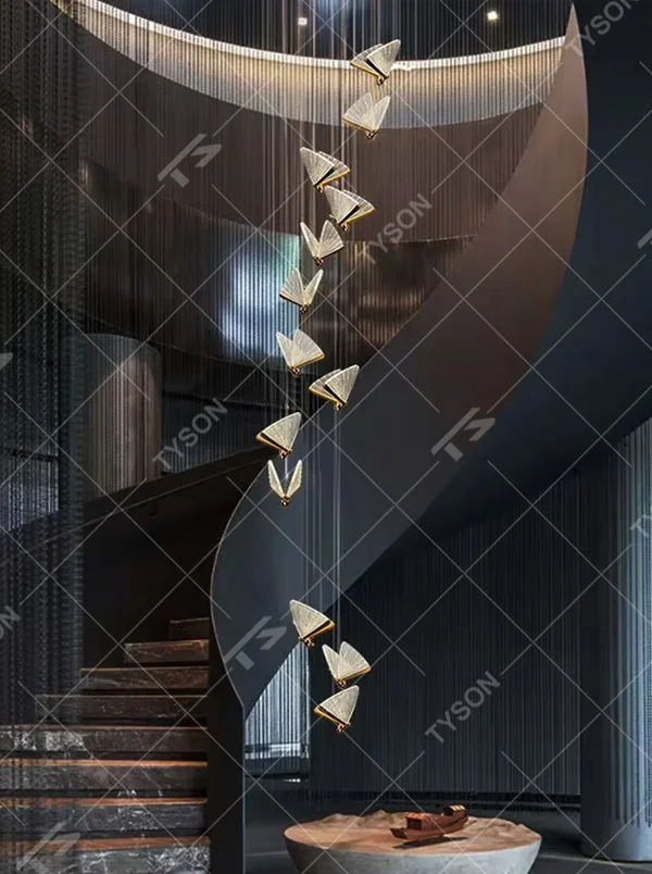 Light luxury butterfly-wing shaped single-head chandelier, with butterfly wing textures made of colored mosaic glass, paired with a gold metal base and hanging structure. It emits soft, transparent, and colorful light, combining artistic decorativeness and lighting function, suitable for atmosphere creation and supplementary lighting in spaces such as entrances, bedroom nightstands, and dining bars.