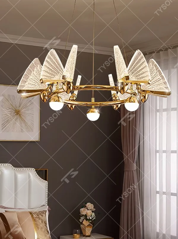 This is a light luxury artistic butterfly wing chandelier, featuring a gold metal circular frame paired with colorful gold glass butterfly wing decorations, with built-in spherical light sources. It emits brilliant and dynamic light, serving both lighting and decorative purposes, suitable for light luxury living rooms, dining rooms, high-end clubs, showrooms and other scenarios.