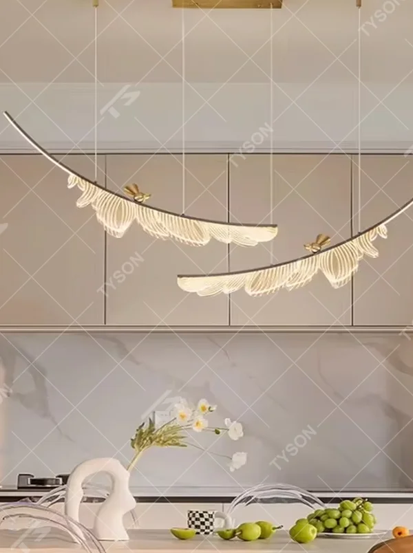 This is a light luxury art-style feather-shaped chandelier, with a black curved metal frame supporting a white light-transmitting feather-shaped lamp body, accented with gold decorations, presenting a dynamic and elegant visual effect, with both decorative and lighting functions, ideal for high-end indoor spaces such as dining rooms and living rooms.