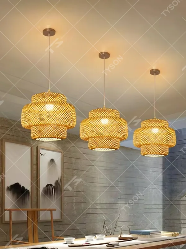 This new Chinese-style bamboo woven hemisphere chandelier is made of natural bamboo strips woven into a hollow hemisphere shape. Warm light refracts a soft halo through the bamboo texture, serving both lighting and decorative purposes, suitable for natural-style spaces such as restaurants and homestays.
