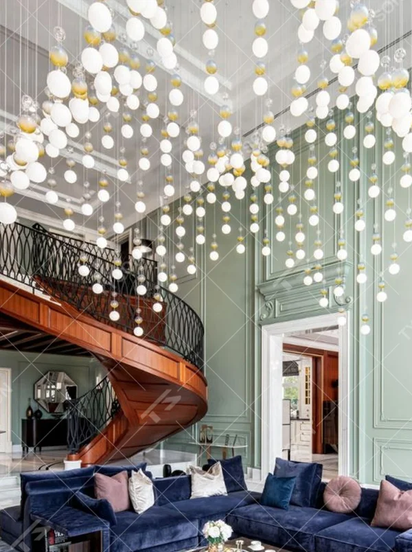 Modern Art Spherical Pendant Chandelier, Composed of Numerous White and Amber Glass/Acrylic Spheres Hung in a Cascading Arrangement, Serves Both Lighting and Decorative Purposes, Ideal for High-Ceiling Villa Halls, Hotel Lobbies, High-End Clubs, etc.