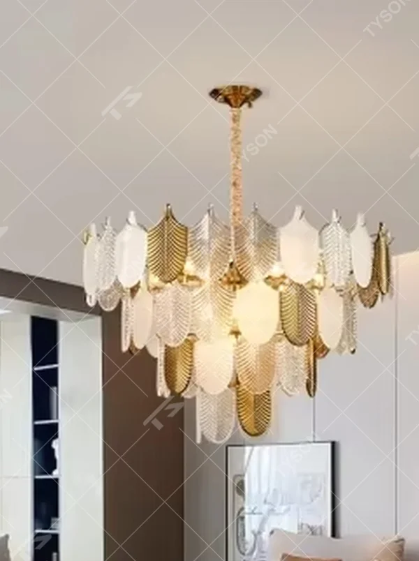 Modern Light Luxury Leaf-Shaped Chandelier, Composed of Gold and White Scale-Shaped Acrylic/Glass Panels Arranged in Layers Like Blooming Petals, Serves Both Lighting and Decorative Purposes, Ideal for Living Rooms, Dining Rooms, Villas and Other Light Luxury Spaces.